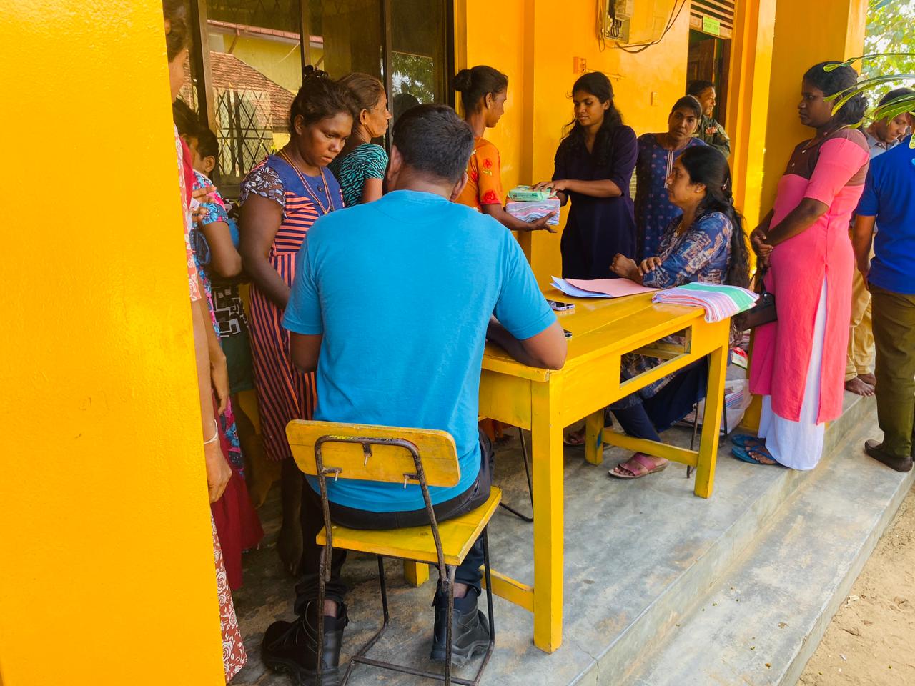 Sri lanka flood relief 4